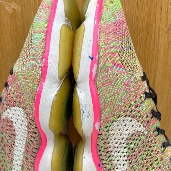 Nike Flyknit Zoom Running Shoes - Picture 7 of 9